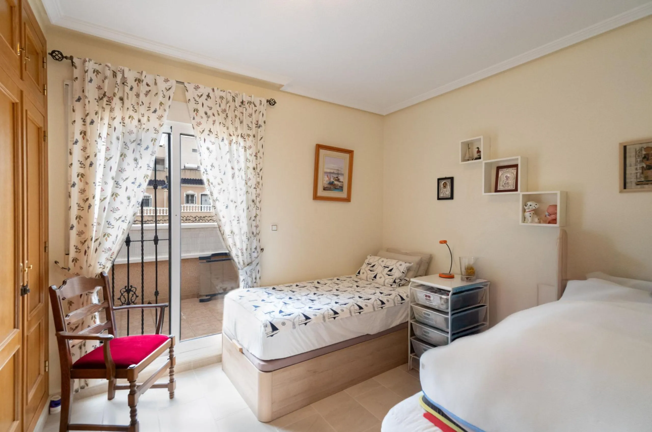SEMI-DETACHED HOUSE IN VILLAMARTIN WITH 2 BEDROOMS, 2 BATHROOMS, SWIMMING POOL, JACUZZI AND SAUNA