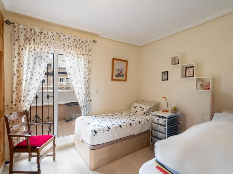 SEMI-DETACHED HOUSE IN VILLAMARTIN WITH 2 BEDROOMS, 2 BATHROOMS, SWIMMING POOL, JACUZZI AND SAUNA