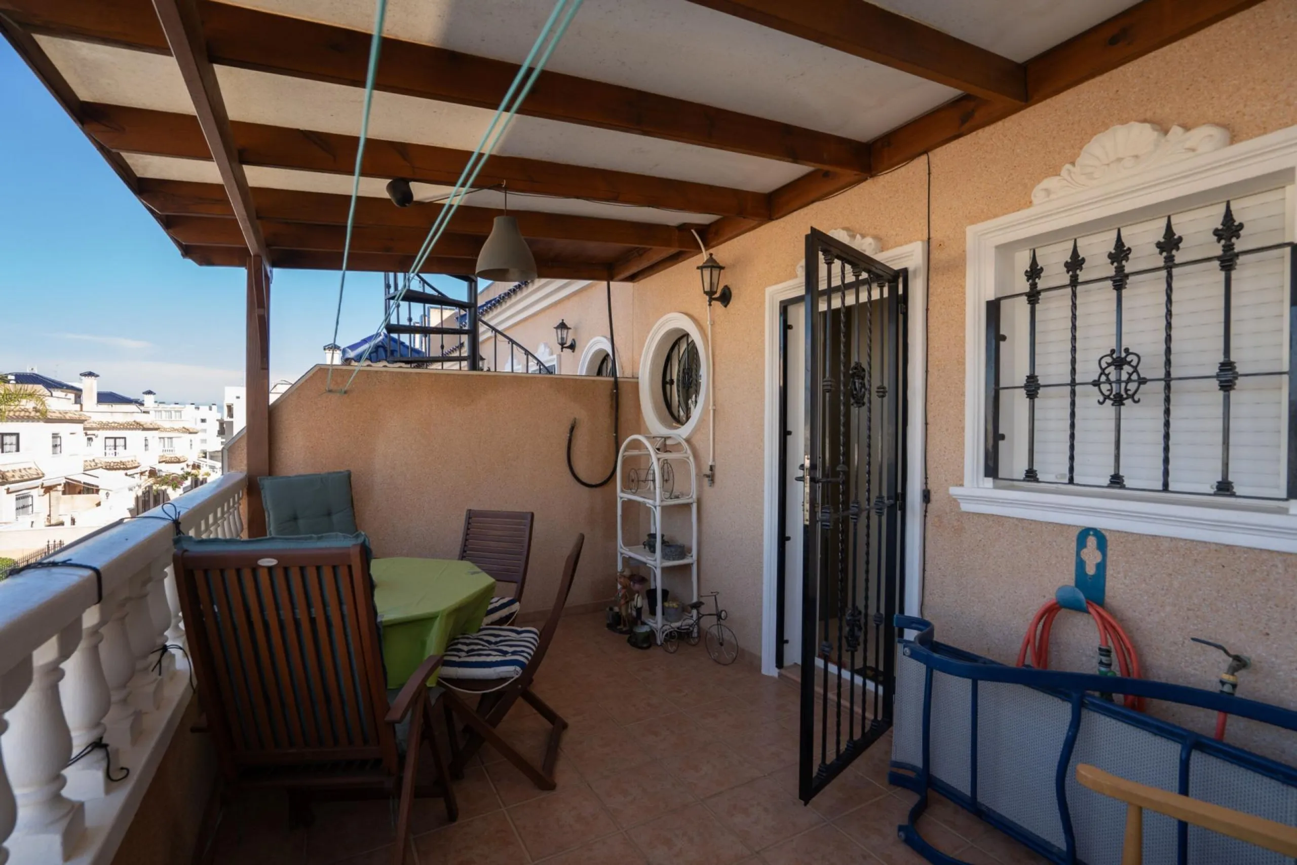SEMI-DETACHED HOUSE IN VILLAMARTIN WITH 2 BEDROOMS, 2 BATHROOMS, SWIMMING POOL, JACUZZI AND SAUNA