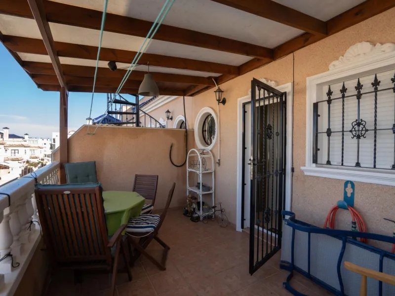 SEMI-DETACHED HOUSE IN VILLAMARTIN WITH 2 BEDROOMS, 2 BATHROOMS, SWIMMING POOL, JACUZZI AND SAUNA