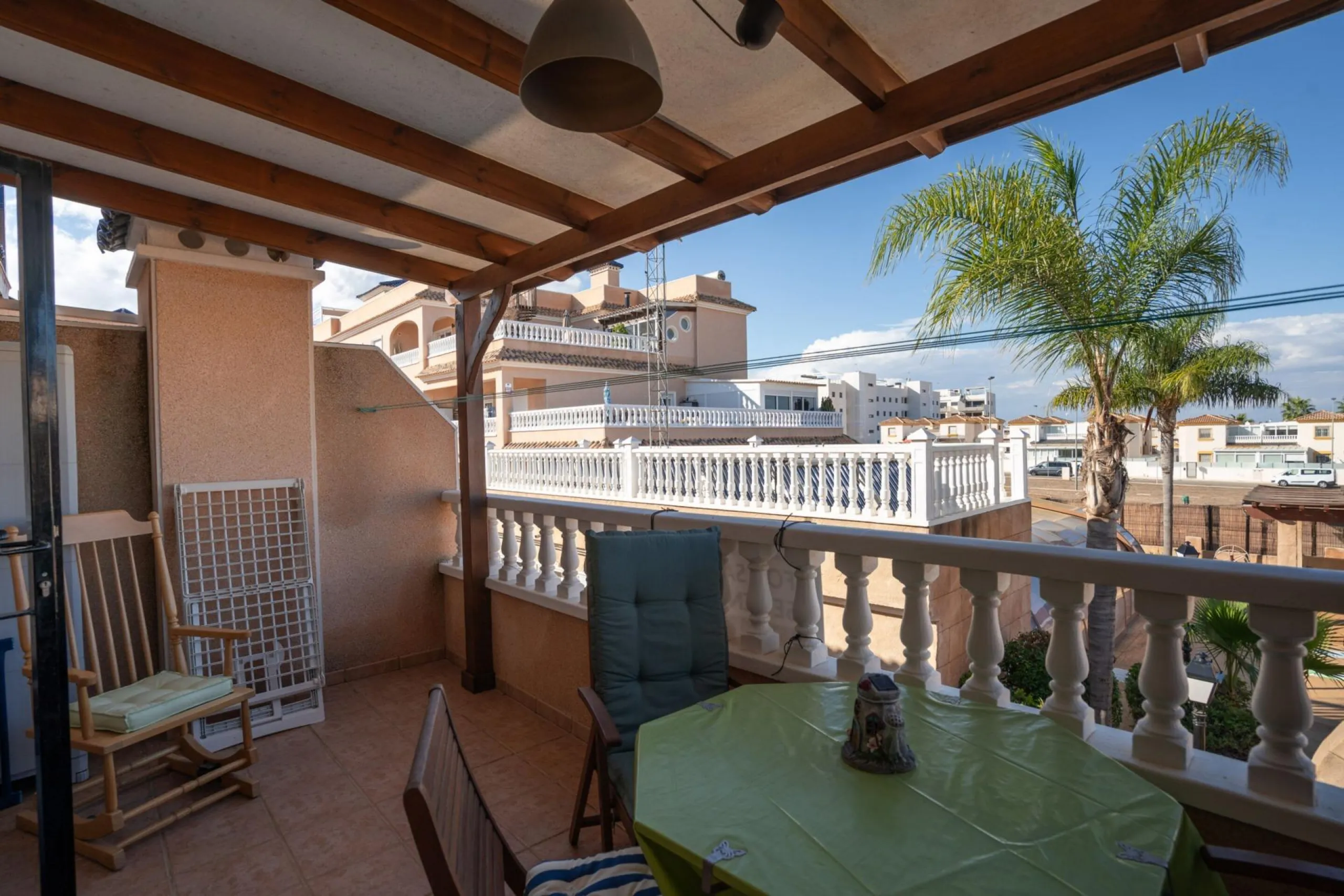 SEMI-DETACHED HOUSE IN VILLAMARTIN WITH 2 BEDROOMS, 2 BATHROOMS, SWIMMING POOL, JACUZZI AND SAUNA