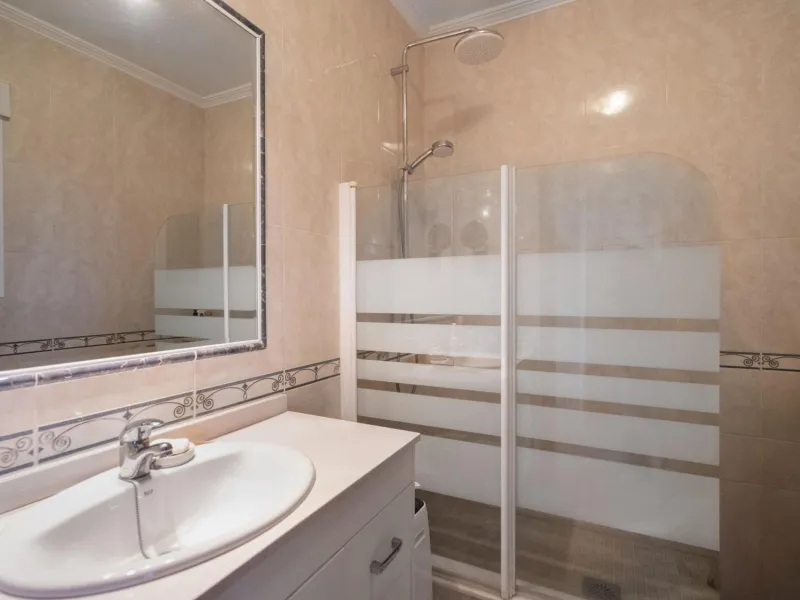 SEMI-DETACHED HOUSE IN VILLAMARTIN WITH 2 BEDROOMS, 2 BATHROOMS, SWIMMING POOL, JACUZZI AND SAUNA
