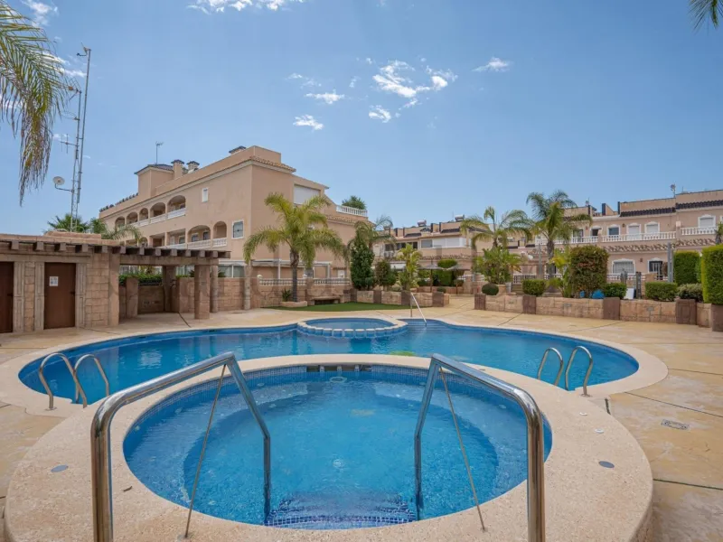 SEMI-DETACHED HOUSE IN VILLAMARTIN WITH 2 BEDROOMS, 2 BATHROOMS, SWIMMING POOL, JACUZZI AND SAUNA