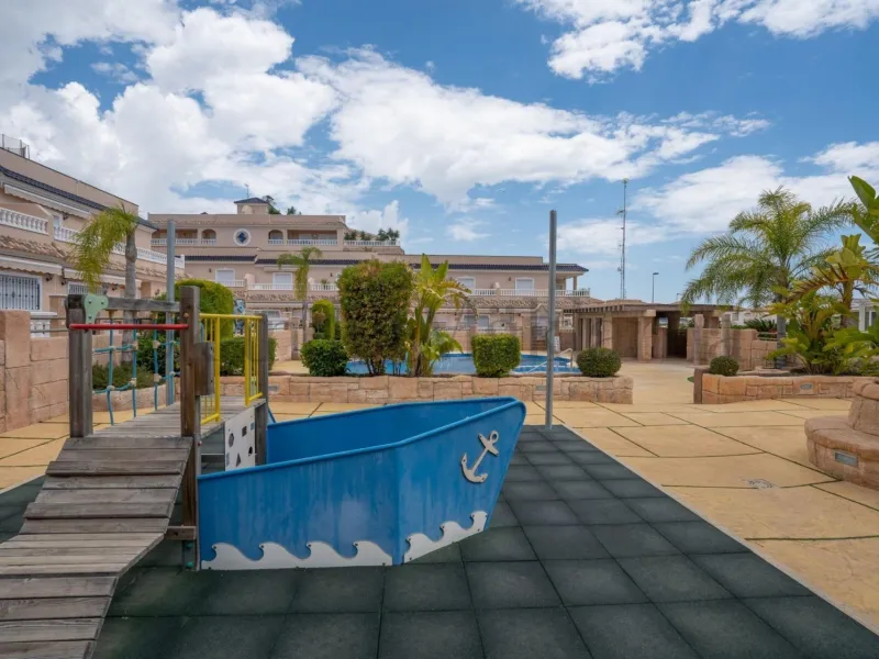 SEMI-DETACHED HOUSE IN VILLAMARTIN WITH 2 BEDROOMS, 2 BATHROOMS, SWIMMING POOL, JACUZZI AND SAUNA