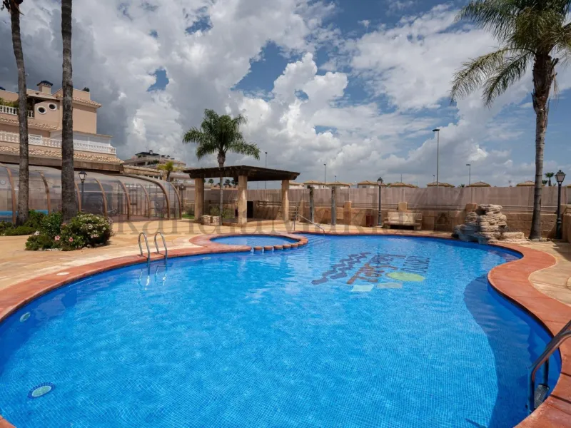 SEMI-DETACHED HOUSE IN VILLAMARTIN WITH 2 BEDROOMS, 2 BATHROOMS, SWIMMING POOL, JACUZZI AND SAUNA