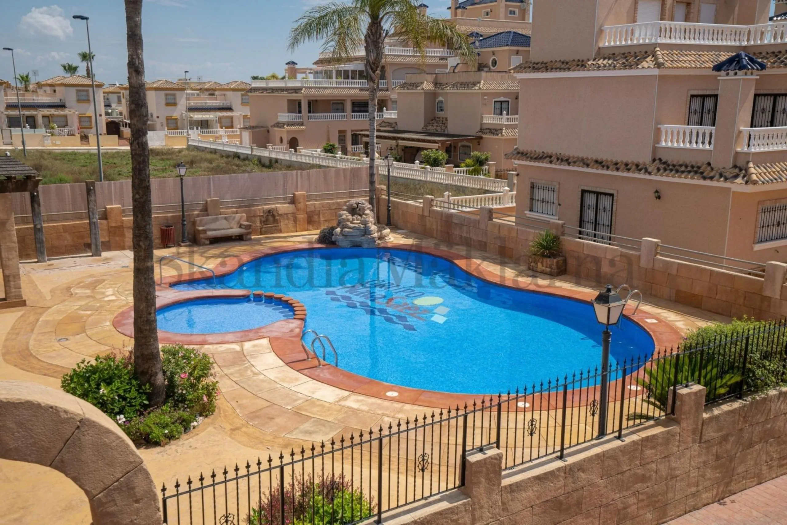 SEMI-DETACHED HOUSE IN VILLAMARTIN WITH 2 BEDROOMS, 2 BATHROOMS, SWIMMING POOL, JACUZZI AND SAUNA