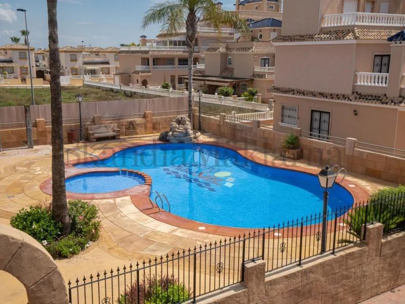 SEMI-DETACHED HOUSE IN VILLAMARTIN WITH 2 BEDROOMS, 2 BATHROOMS, SWIMMING POOL, JACUZZI AND SAUNA