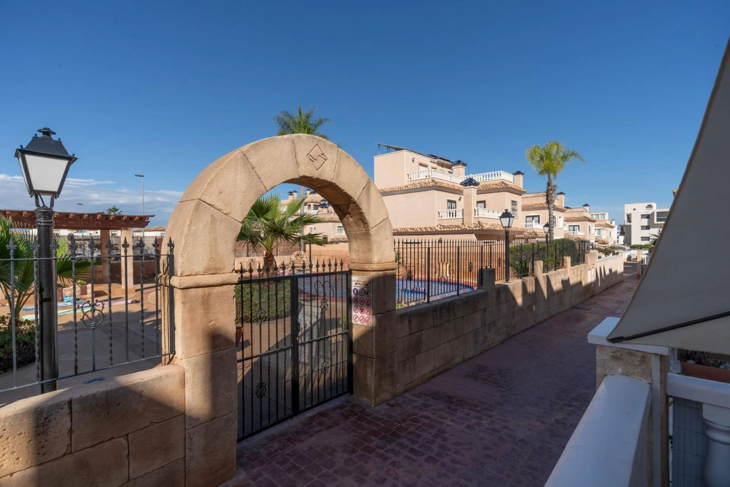 SEMI-DETACHED HOUSE IN VILLAMARTIN WITH 2 BEDROOMS, 2 BATHROOMS, SWIMMING POOL, JACUZZI AND SAUNA