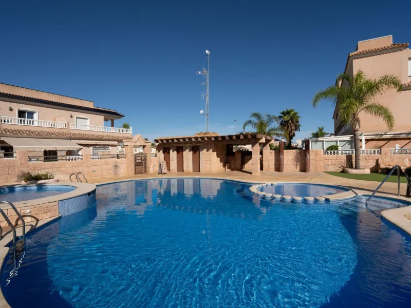 SEMI-DETACHED HOUSE IN VILLAMARTIN WITH 2 BEDROOMS, 2 BATHROOMS, SWIMMING POOL, JACUZZI AND SAUNA
