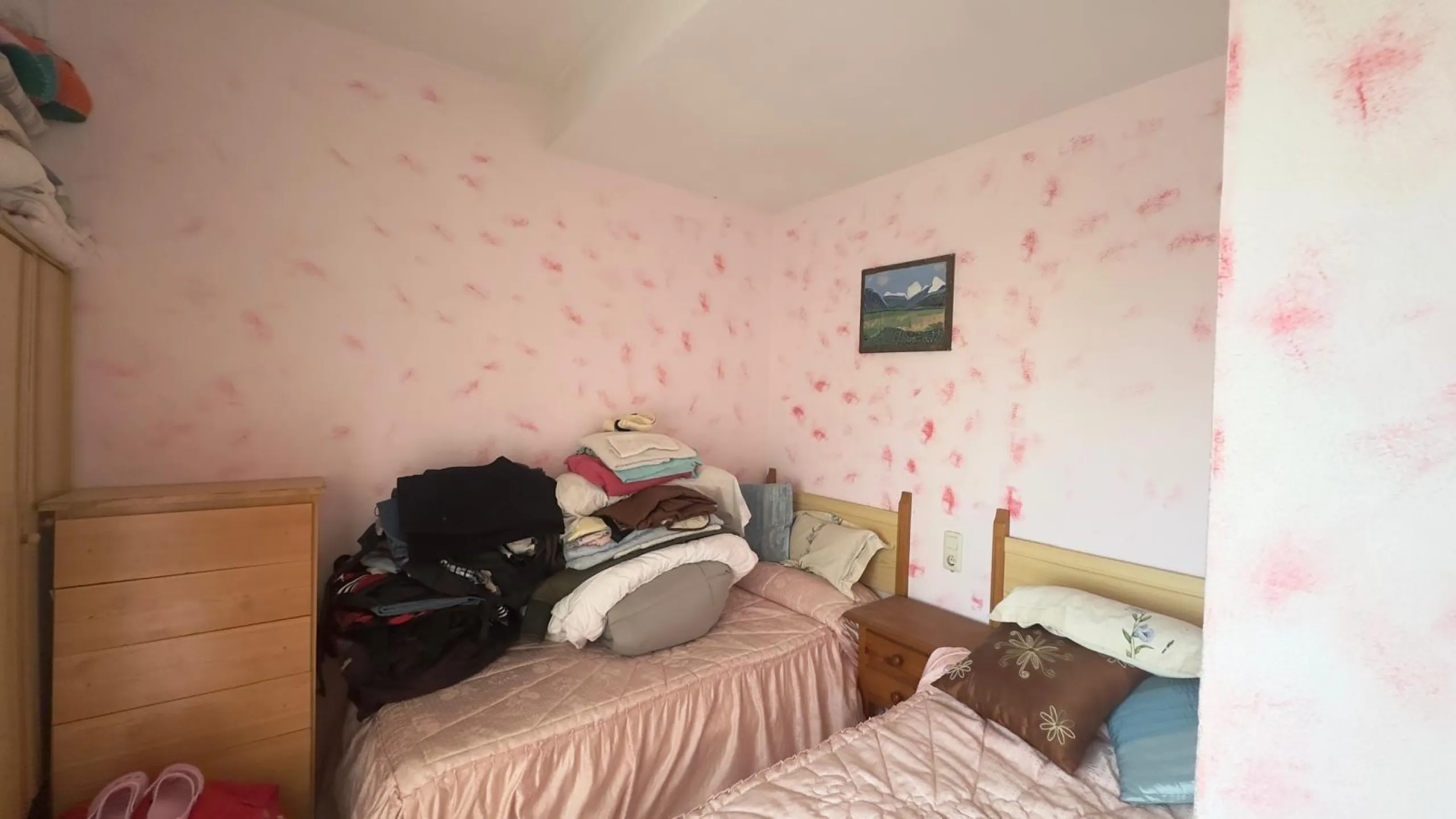 OBERGESCHOSS MIT GROßER ECKTERRASSE 2 ZIMMER 1 BADEZIMMER