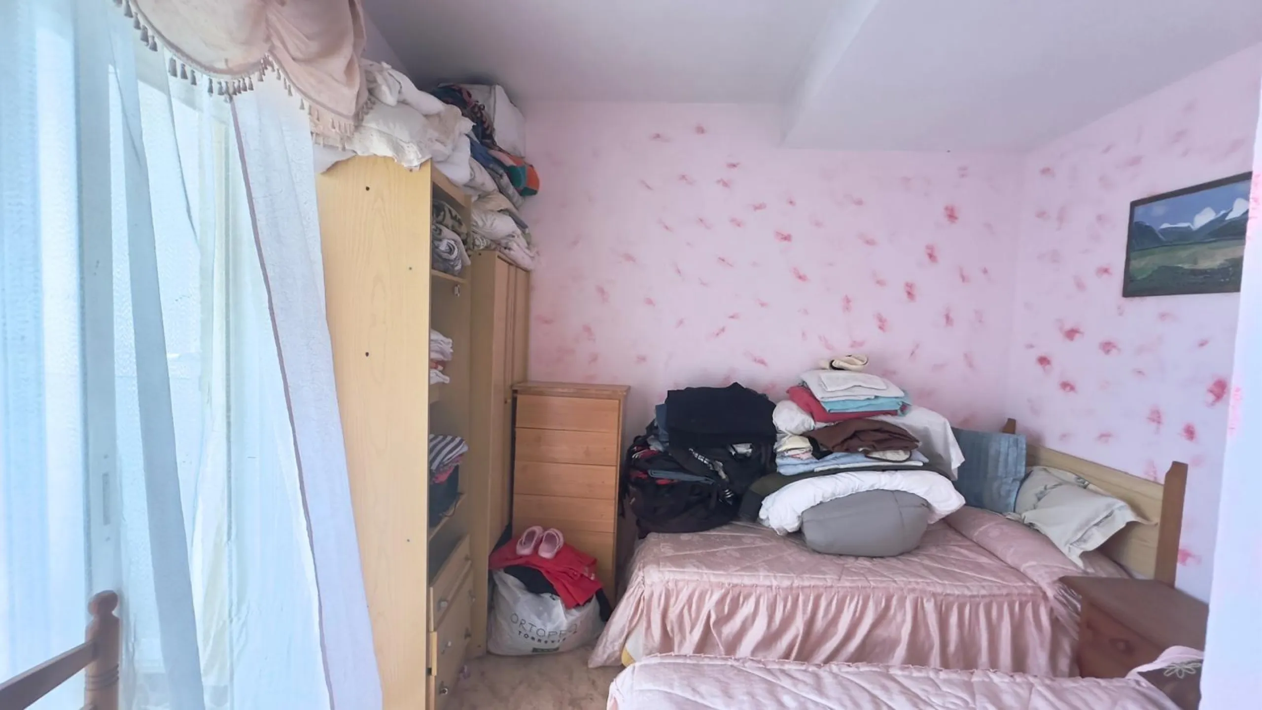 OBERGESCHOSS MIT GROßER ECKTERRASSE 2 ZIMMER 1 BADEZIMMER