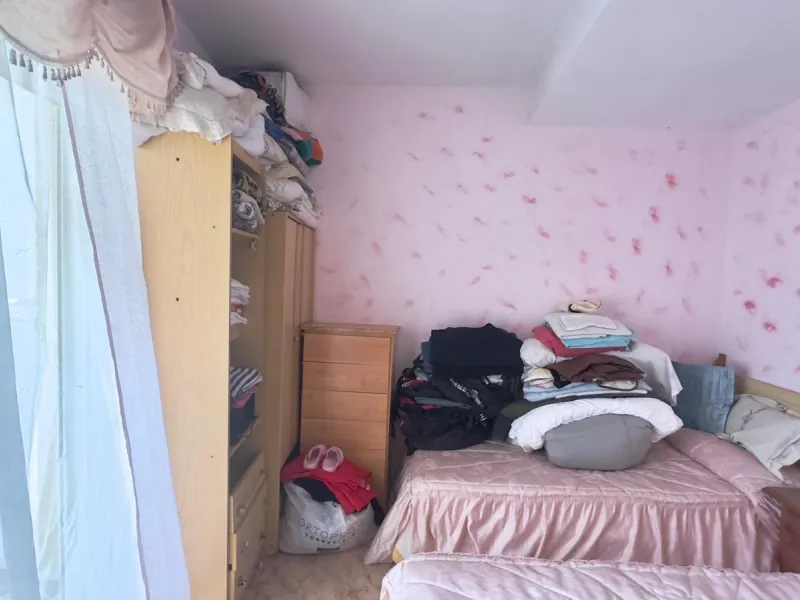 OBERGESCHOSS MIT GROßER ECKTERRASSE 2 ZIMMER 1 BADEZIMMER