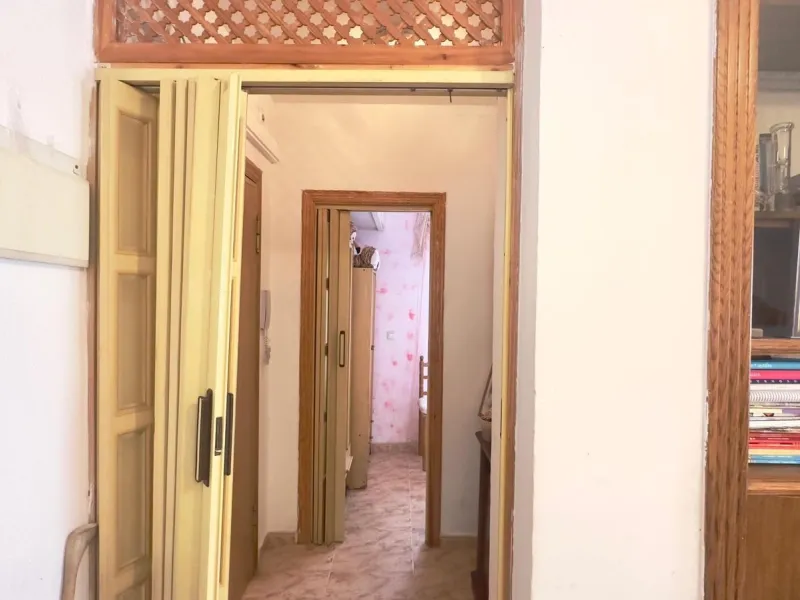 OBERGESCHOSS MIT GROßER ECKTERRASSE 2 ZIMMER 1 BADEZIMMER
