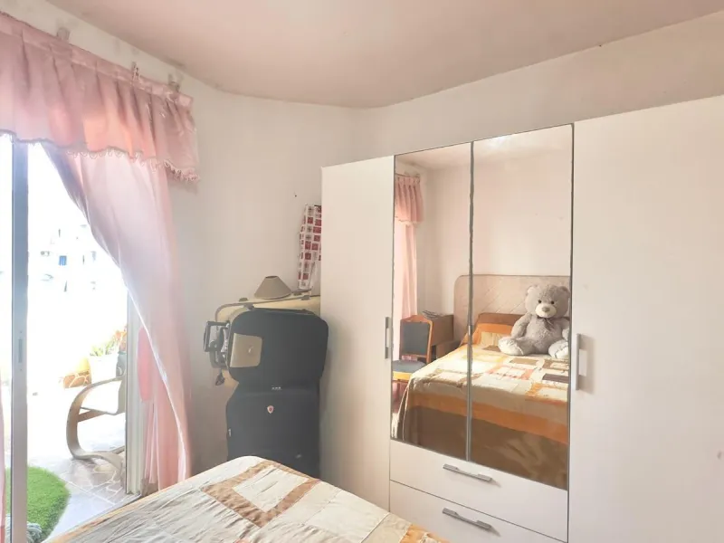 OBERGESCHOSS MIT GROßER ECKTERRASSE 2 ZIMMER 1 BADEZIMMER