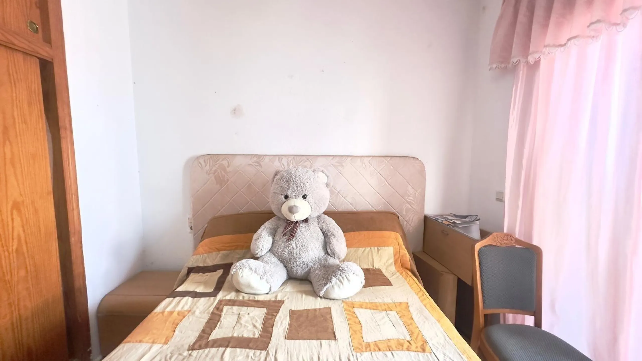 OBERGESCHOSS MIT GROßER ECKTERRASSE 2 ZIMMER 1 BADEZIMMER