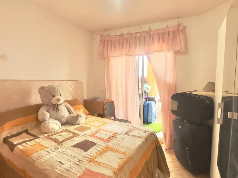 OBERGESCHOSS MIT GROßER ECKTERRASSE 2 ZIMMER 1 BADEZIMMER