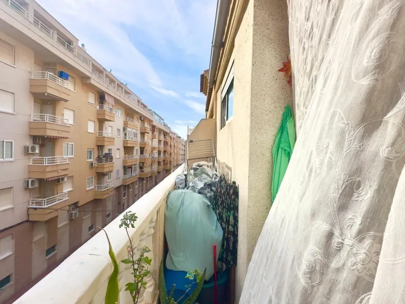 OBERGESCHOSS MIT GROßER ECKTERRASSE 2 ZIMMER 1 BADEZIMMER