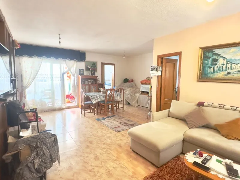 OBERGESCHOSS MIT GROßER ECKTERRASSE 2 ZIMMER 1 BADEZIMMER
