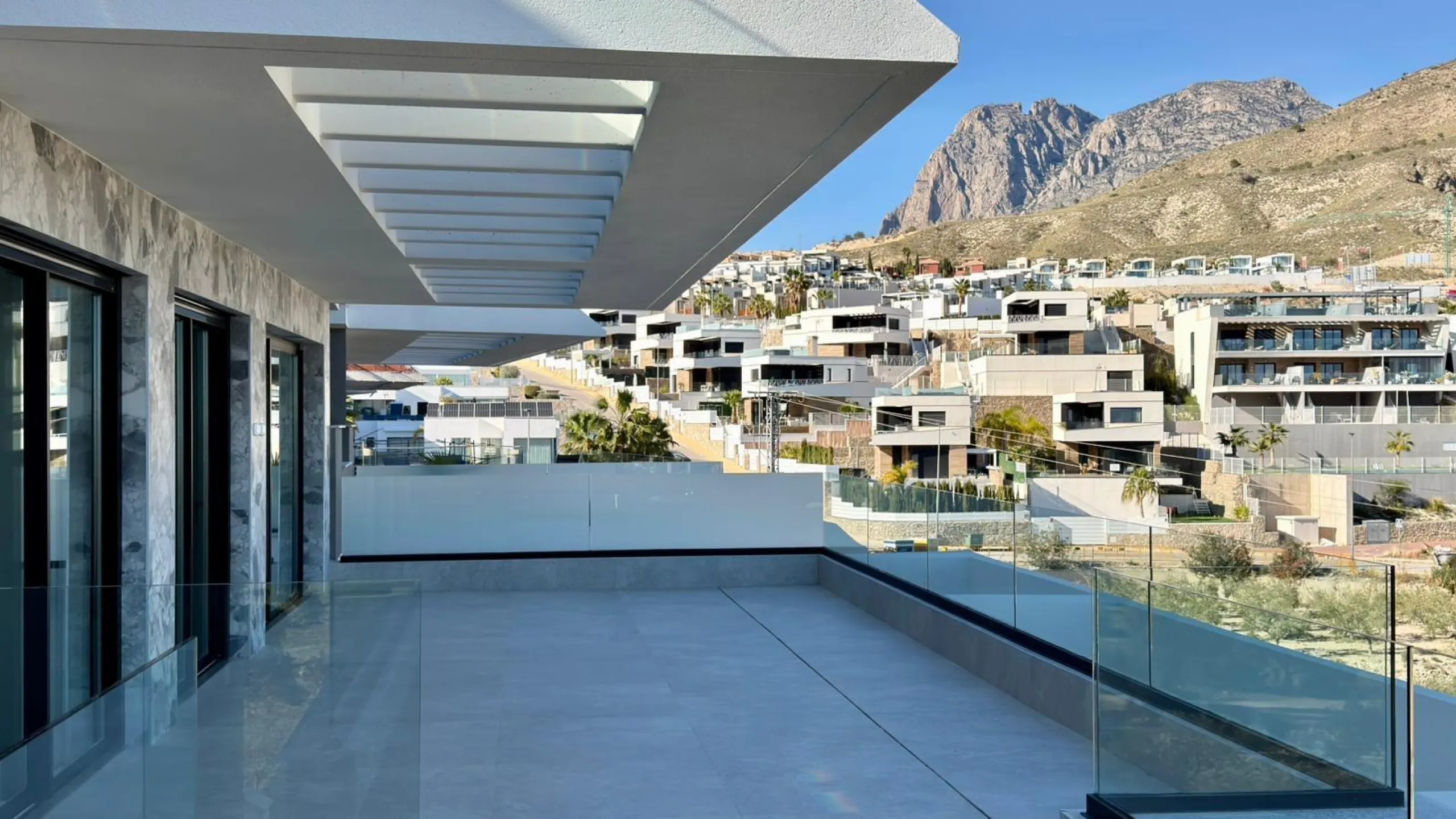 🌅 Apartamento Deluxe de obra nueva con vistas al mar en Balcón de Finestrat