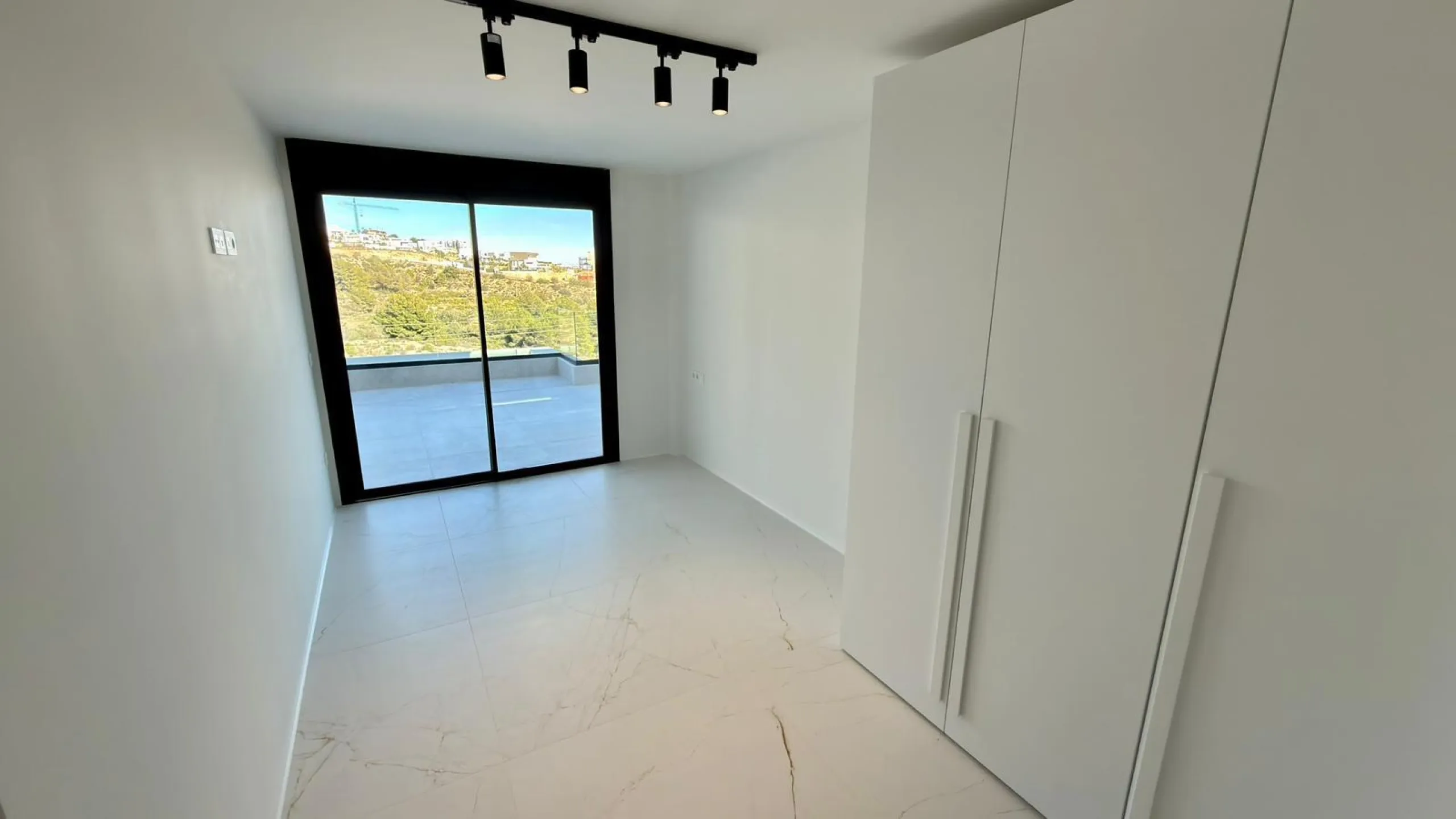 🌅 Apartamento Deluxe de obra nueva con vistas al mar en Balcón de Finestrat