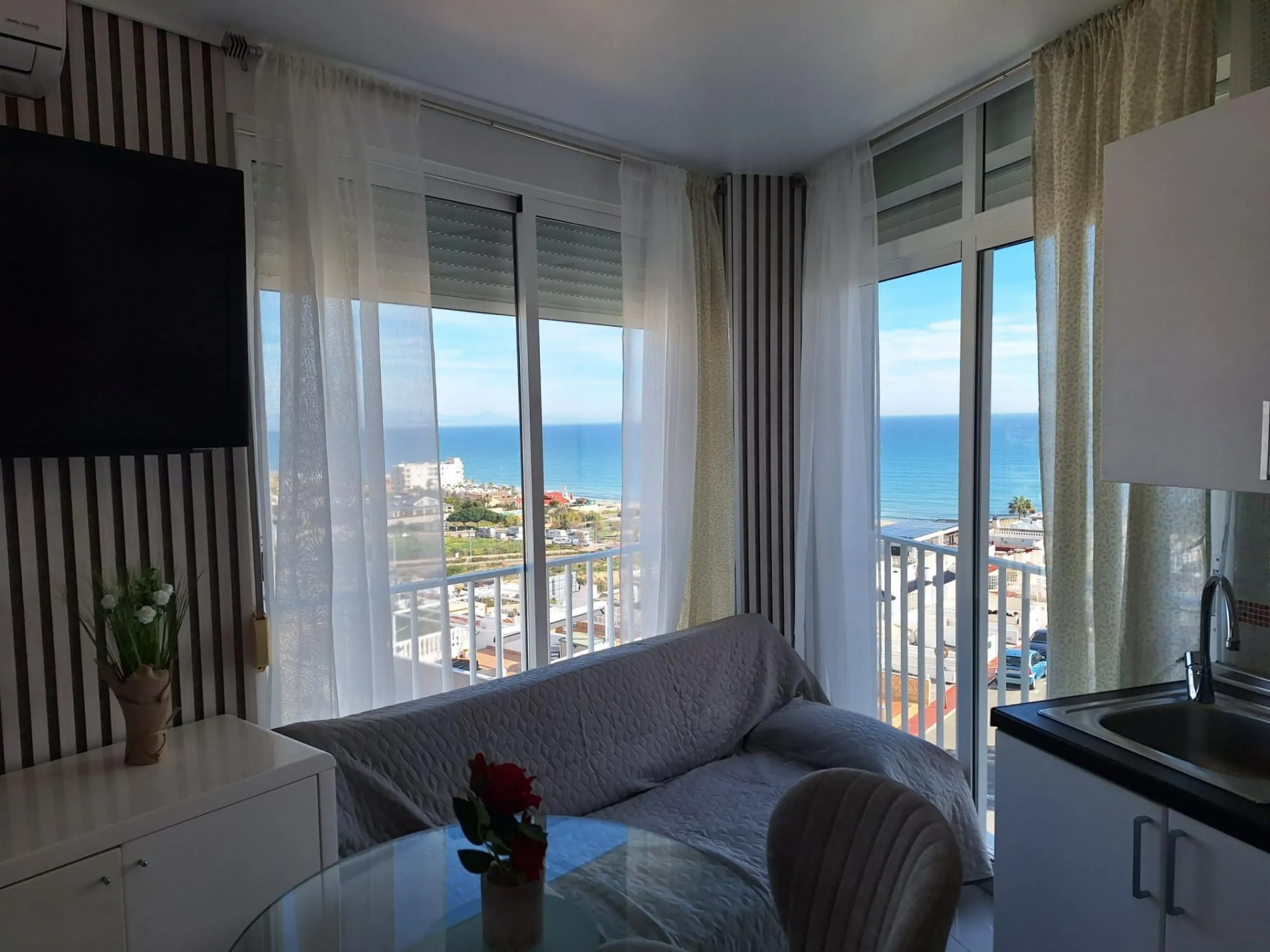 Modern studio in Torrevieja, ideal for enjoying the sea