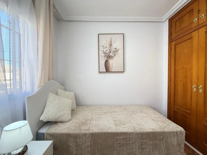 REFORMADO ADOSADO EN ORIHUELA COSTA "LAS FILIPINAS" CON GARAJE+TRASTERO. 2 DORM. 2 BAÑOS. CON PISCINA COMUNITARIA.
