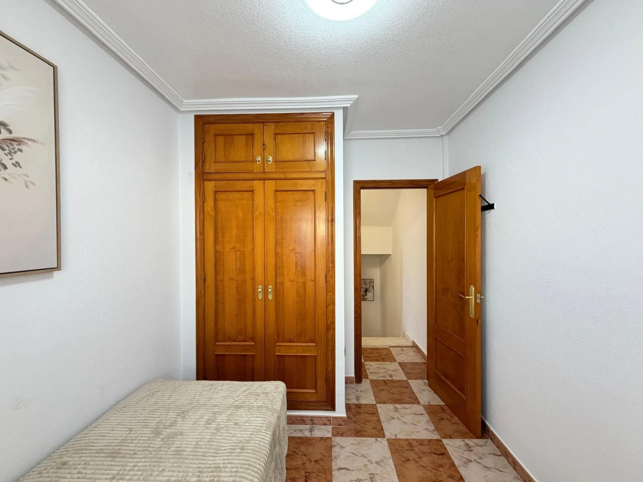 REFORMADO ADOSADO EN ORIHUELA COSTA "LAS FILIPINAS" CON GARAJE+TRASTERO. 2 DORM. 2 BAÑOS. CON PISCINA COMUNITARIA.
