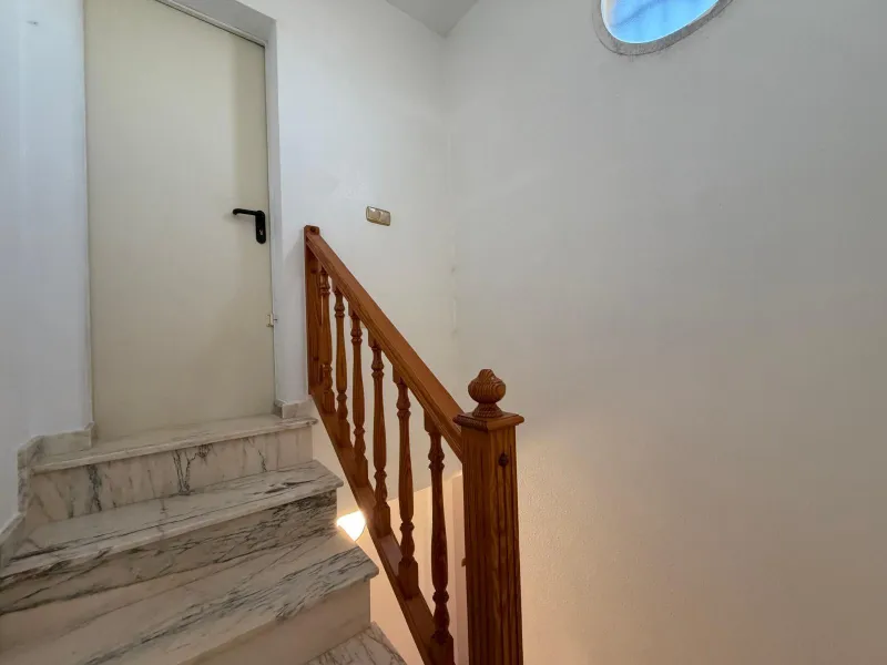 REFORMADO ADOSADO EN ORIHUELA COSTA "LAS FILIPINAS" CON GARAJE+TRASTERO. 2 DORM. 2 BAÑOS. CON PISCINA COMUNITARIA.