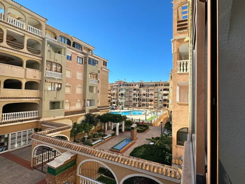 MAGNIFICENT APARTMENT IN JARDIN BOTANICO URBANIZATION. COMMUNAL POOL. PARKING INCLUDED. 3 BEDROOMS. 1 BATHROOM. 104 M2
