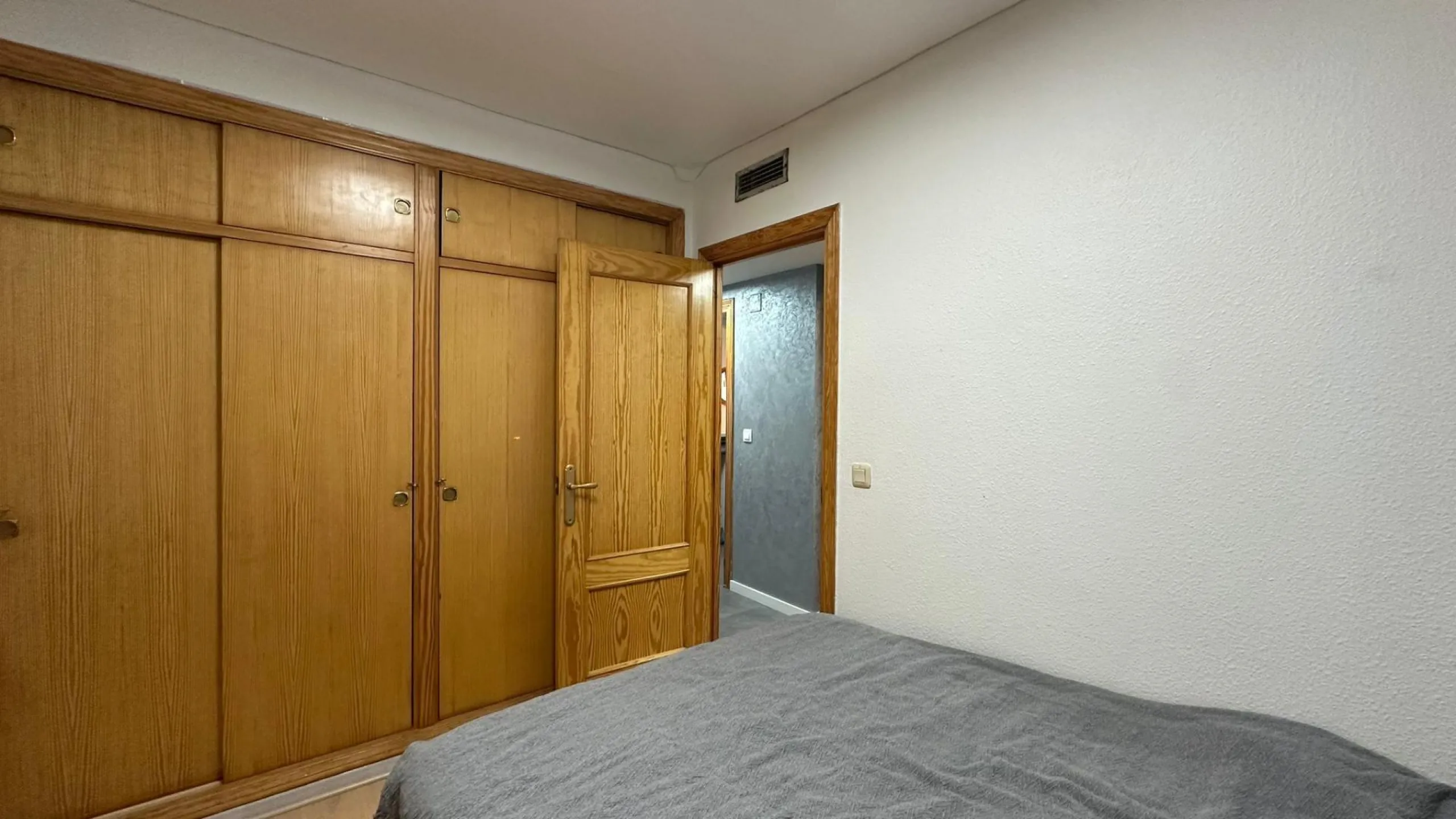 MAGNIFICENT APARTMENT IN JARDIN BOTANICO URBANIZATION. COMMUNAL POOL. PARKING INCLUDED. 3 BEDROOMS. 1 BATHROOM. 104 M2