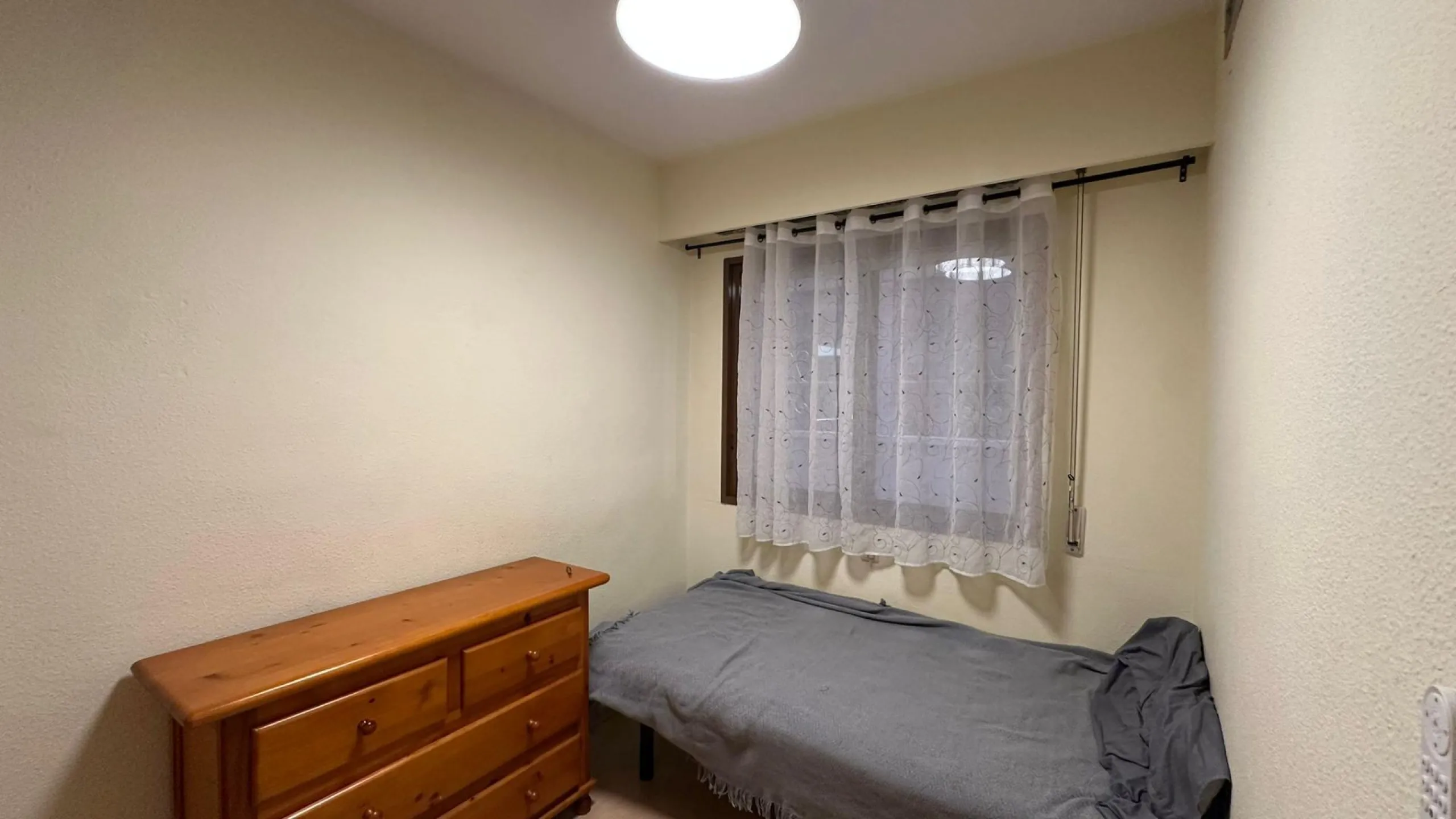 MAGNIFICENT APARTMENT IN JARDIN BOTANICO URBANIZATION. COMMUNAL POOL. PARKING INCLUDED. 3 BEDROOMS. 1 BATHROOM. 104 M2