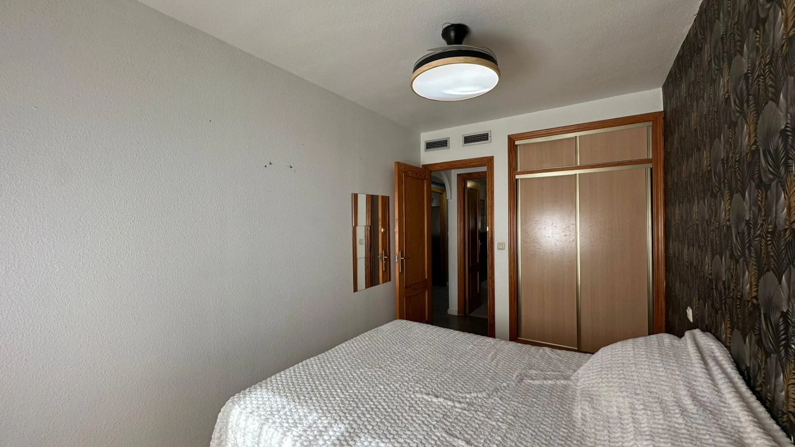 MAGNIFICENT APARTMENT IN JARDIN BOTANICO URBANIZATION. COMMUNAL POOL. PARKING INCLUDED. 3 BEDROOMS. 1 BATHROOM. 104 M2