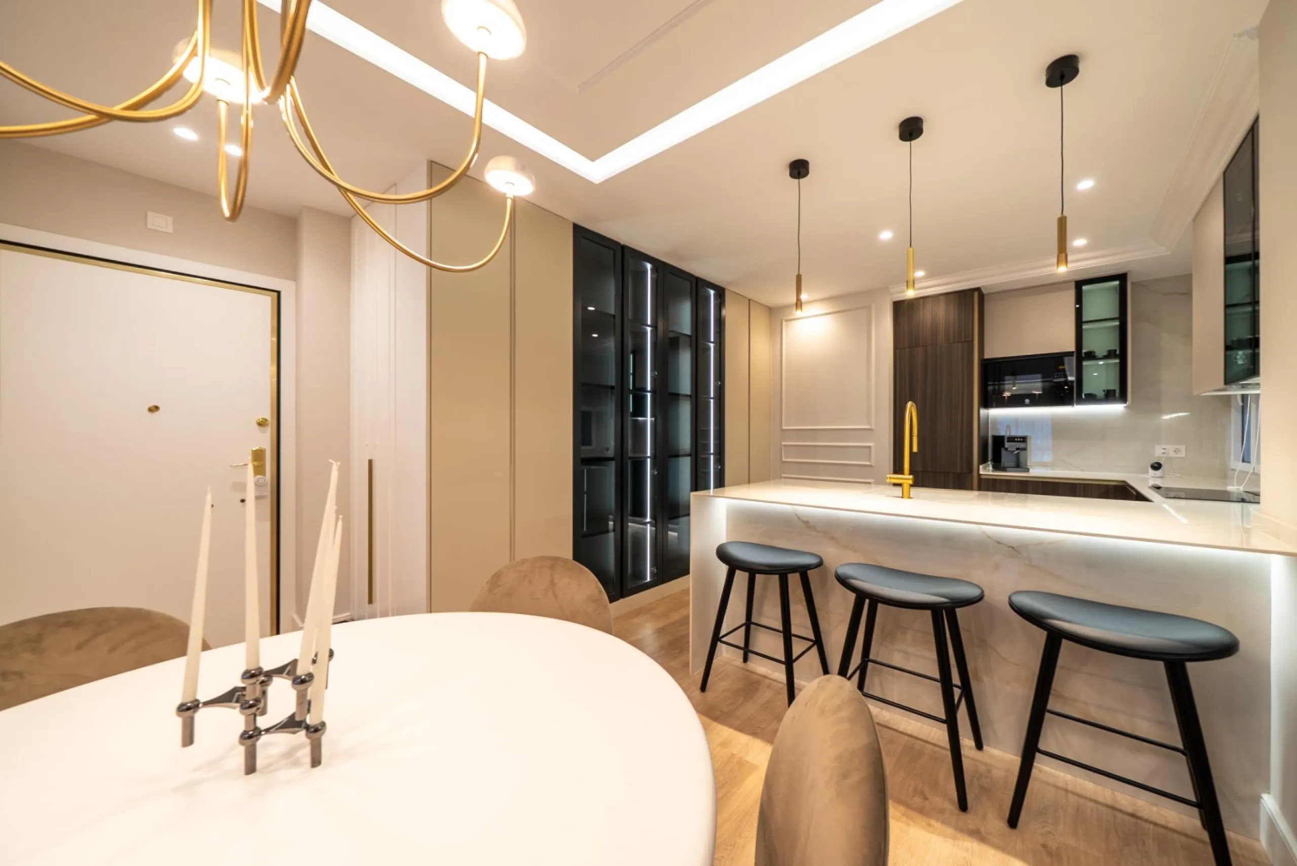 PISO REFORMADO CON TERRAZA Y GARAJE EN CASTELLANA – BARRIO DE SALAMANCA