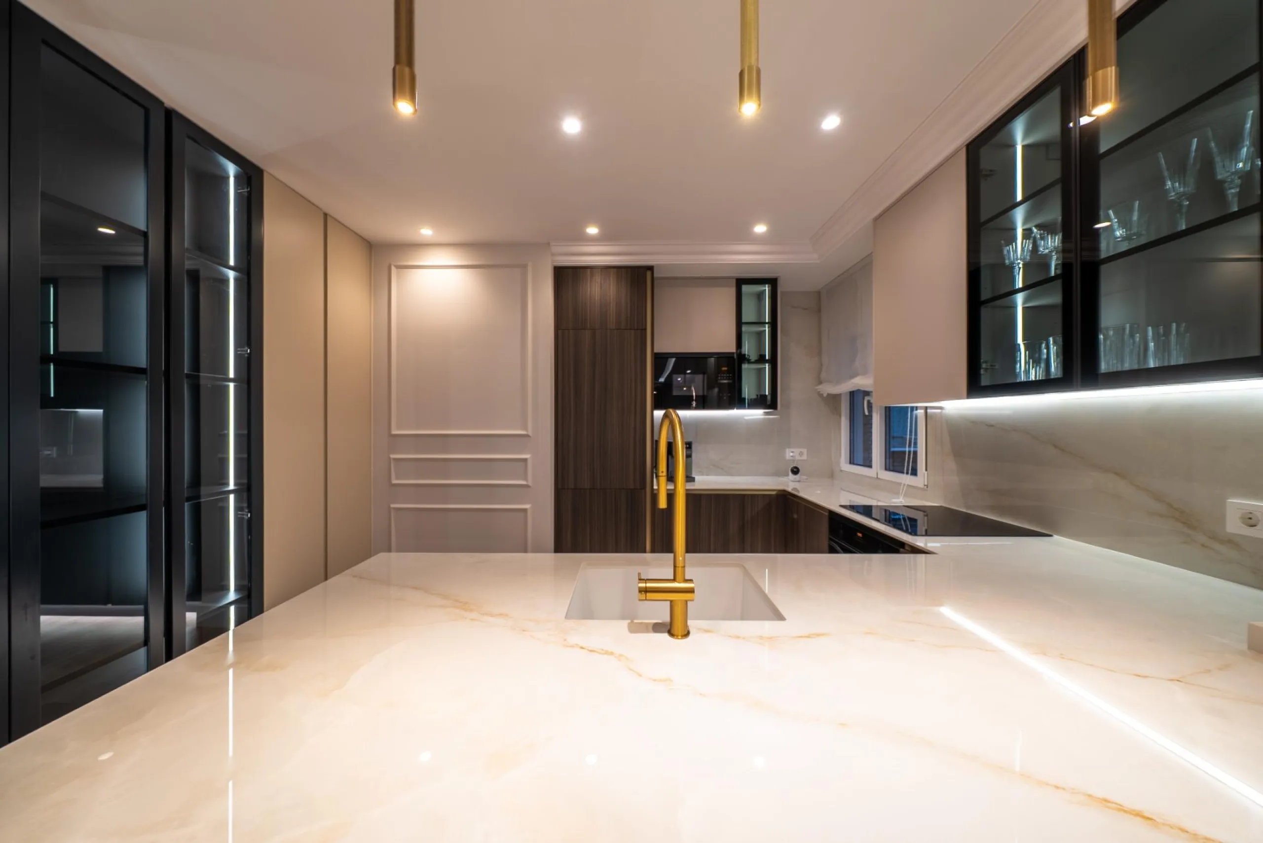 PISO REFORMADO CON TERRAZA Y GARAJE EN CASTELLANA – BARRIO DE SALAMANCA