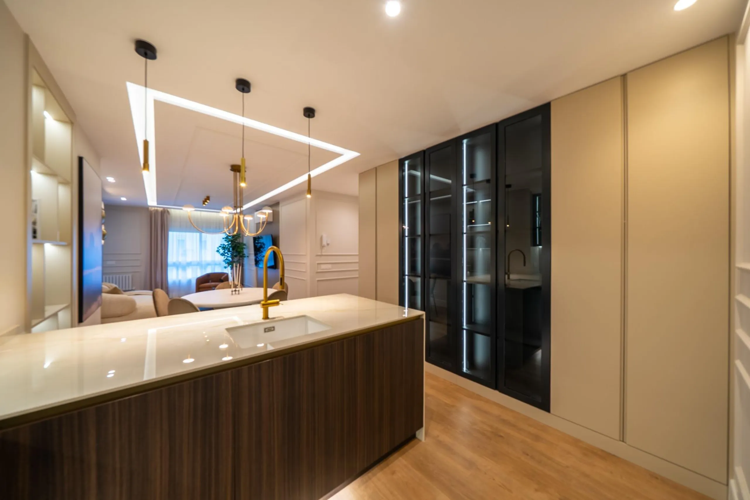 PISO REFORMADO CON TERRAZA Y GARAJE EN CASTELLANA – BARRIO DE SALAMANCA