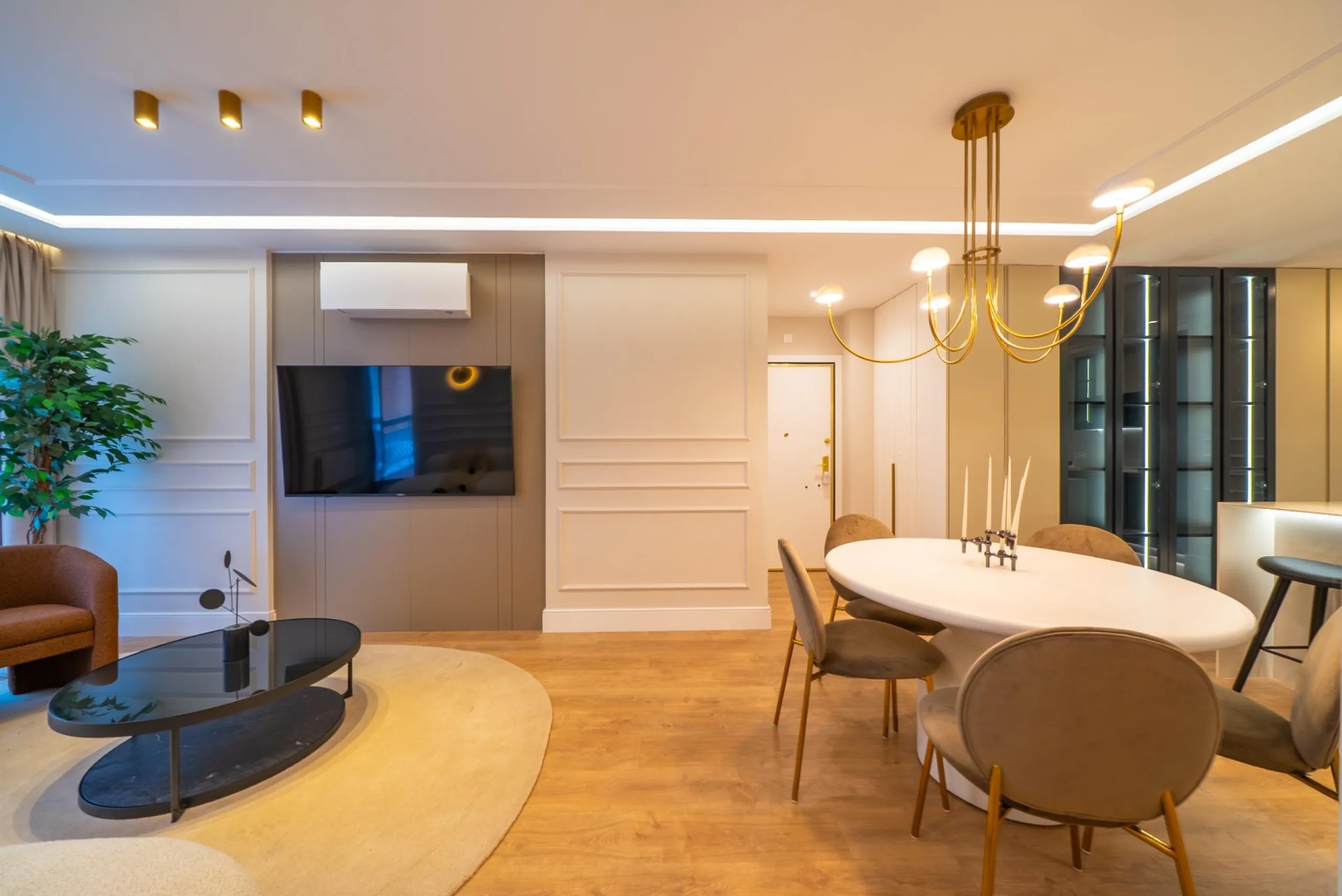 PISO REFORMADO CON TERRAZA Y GARAJE EN CASTELLANA – BARRIO DE SALAMANCA