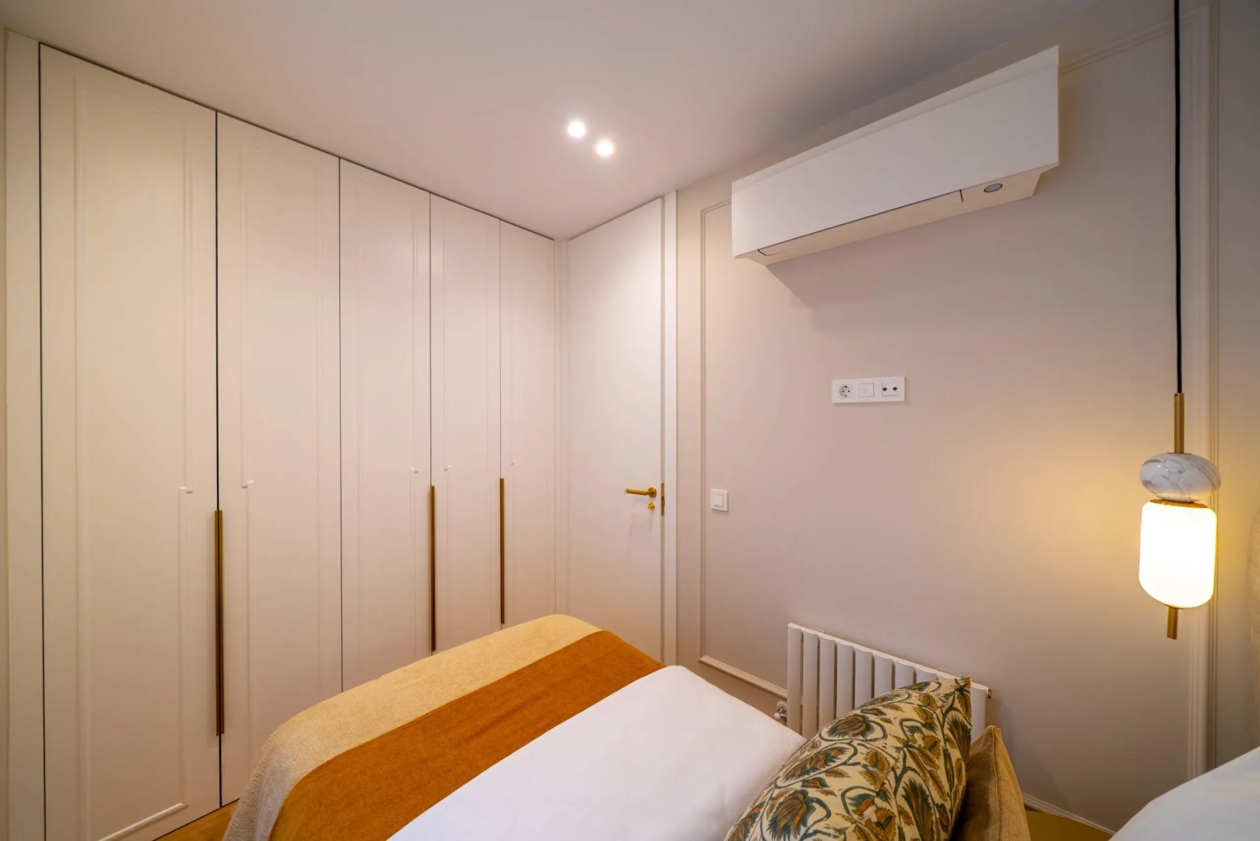 PISO REFORMADO CON TERRAZA Y GARAJE EN CASTELLANA – BARRIO DE SALAMANCA