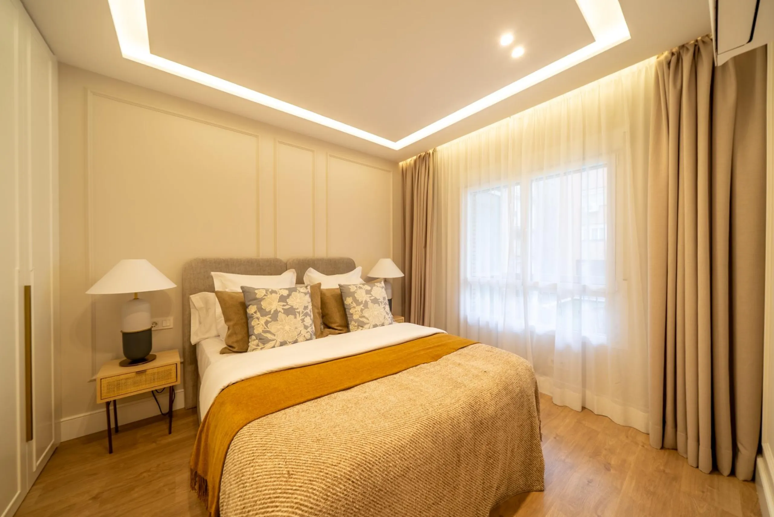 PISO REFORMADO CON TERRAZA Y GARAJE EN CASTELLANA – BARRIO DE SALAMANCA