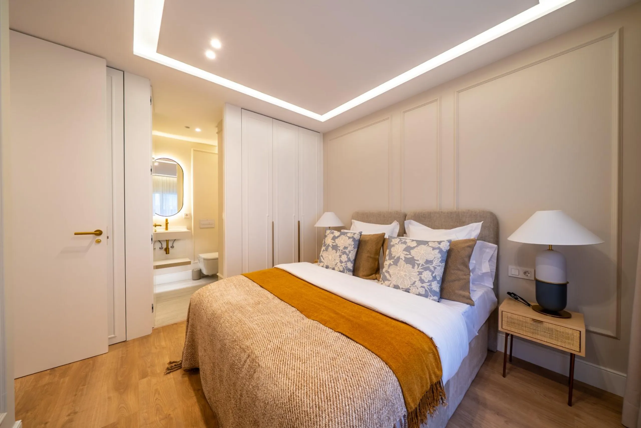 PISO REFORMADO CON TERRAZA Y GARAJE EN CASTELLANA – BARRIO DE SALAMANCA