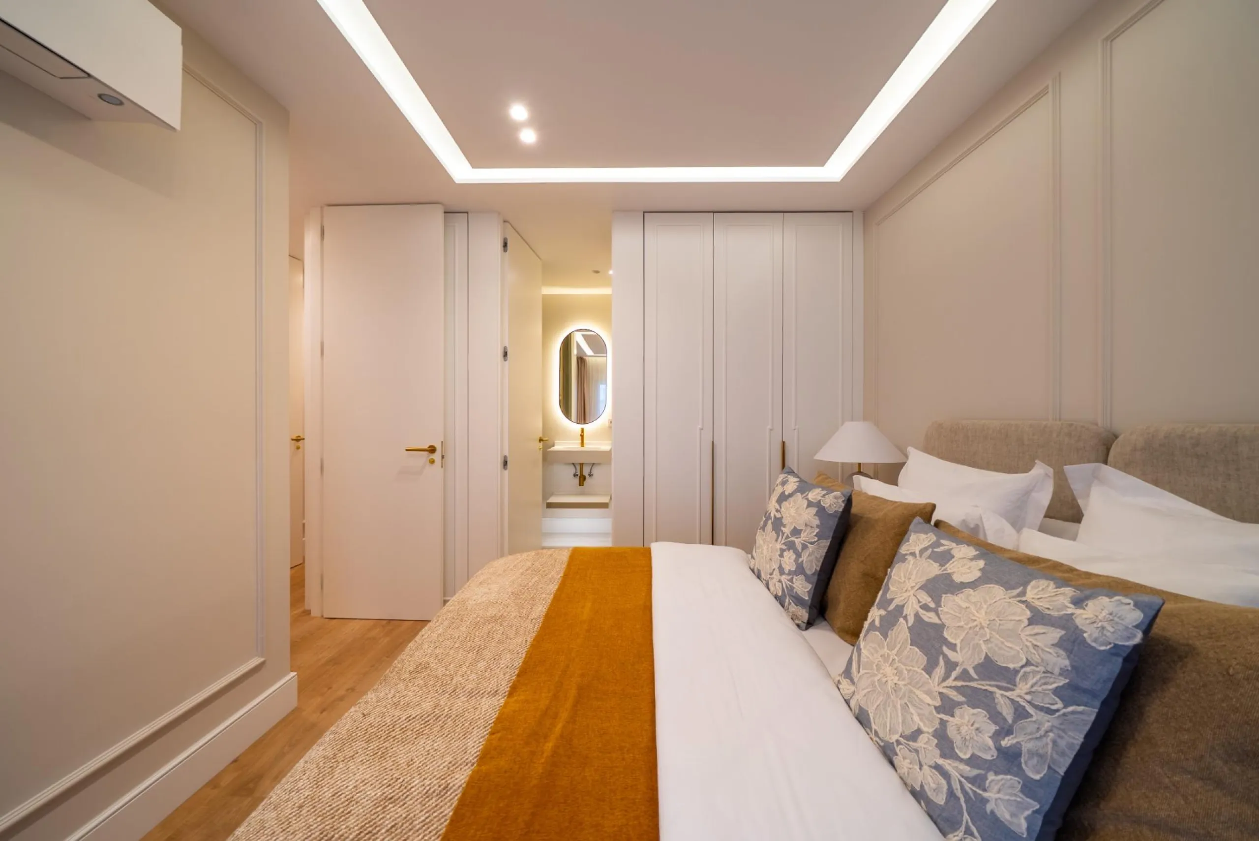 PISO REFORMADO CON TERRAZA Y GARAJE EN CASTELLANA – BARRIO DE SALAMANCA