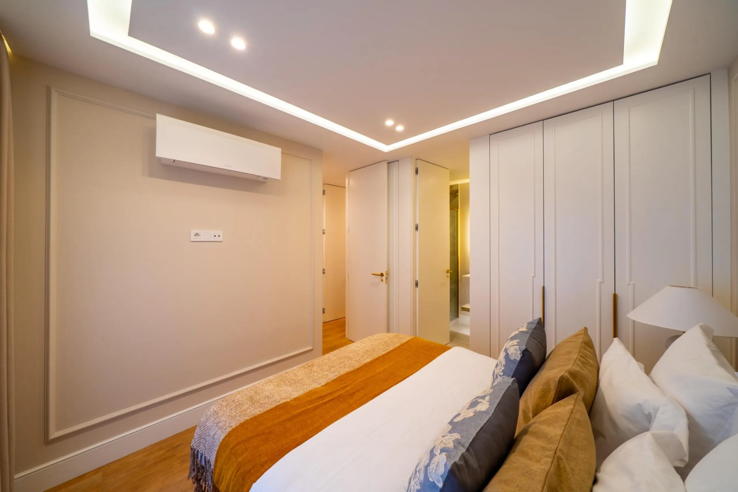 PISO REFORMADO CON TERRAZA Y GARAJE EN CASTELLANA – BARRIO DE SALAMANCA
