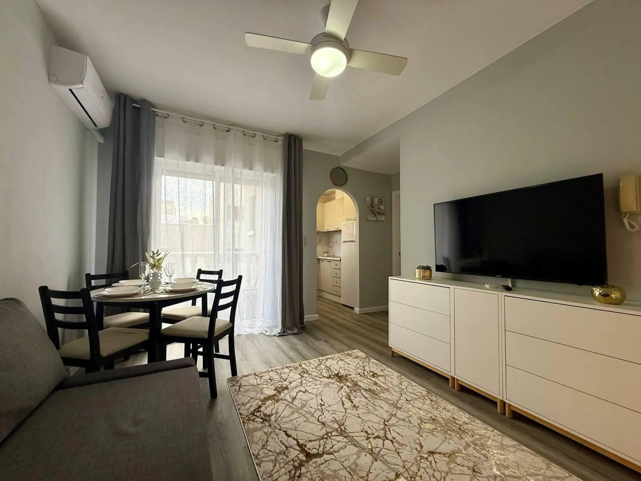 Exclusive Apartment with 1 Bedroom and 1 Bathroom, 250 m. from the Beach