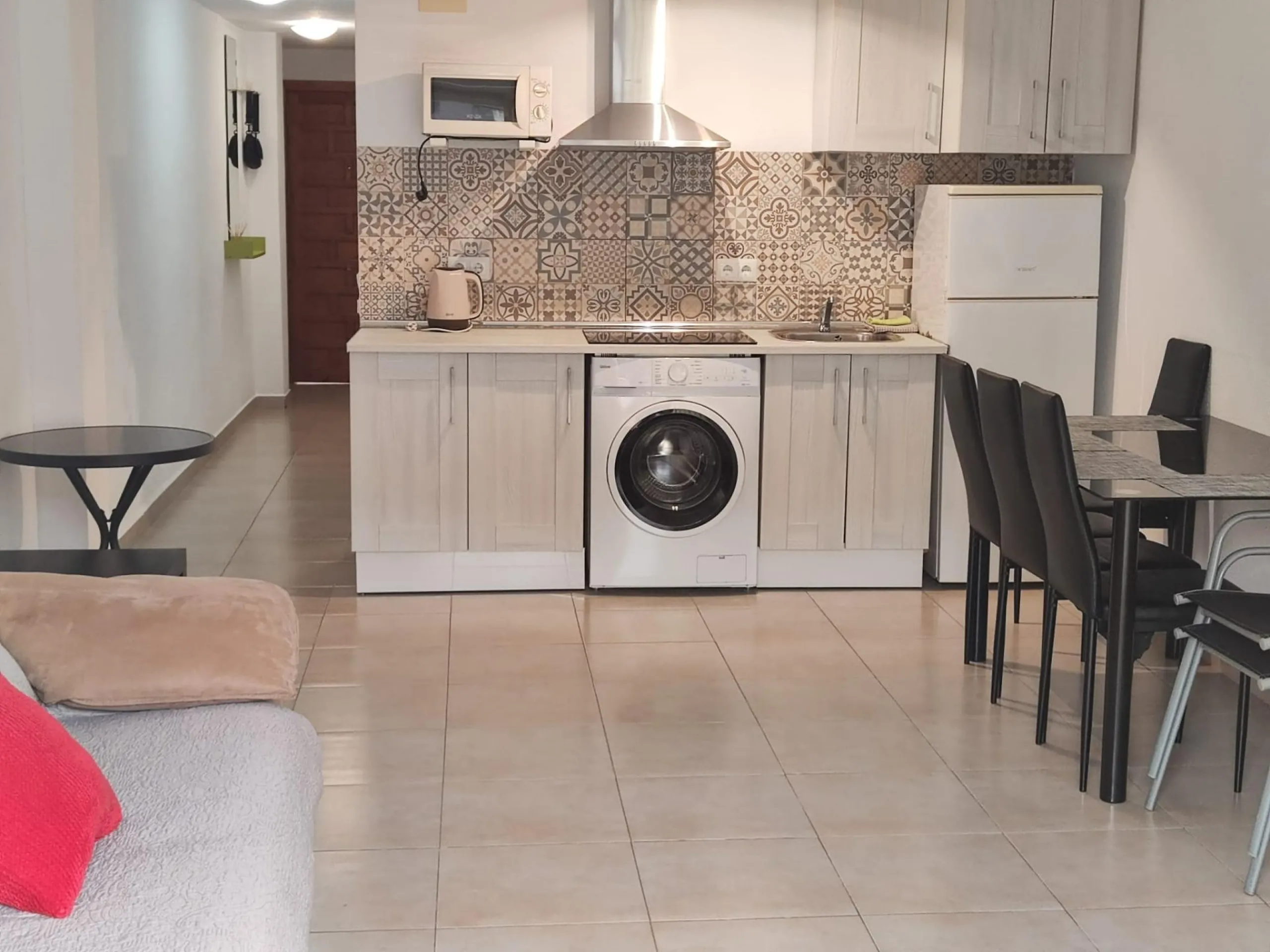 TORREVIEJA AVDA HABANERAS 1 HABS GRAN ESTADO VISTAS MAR 147.000