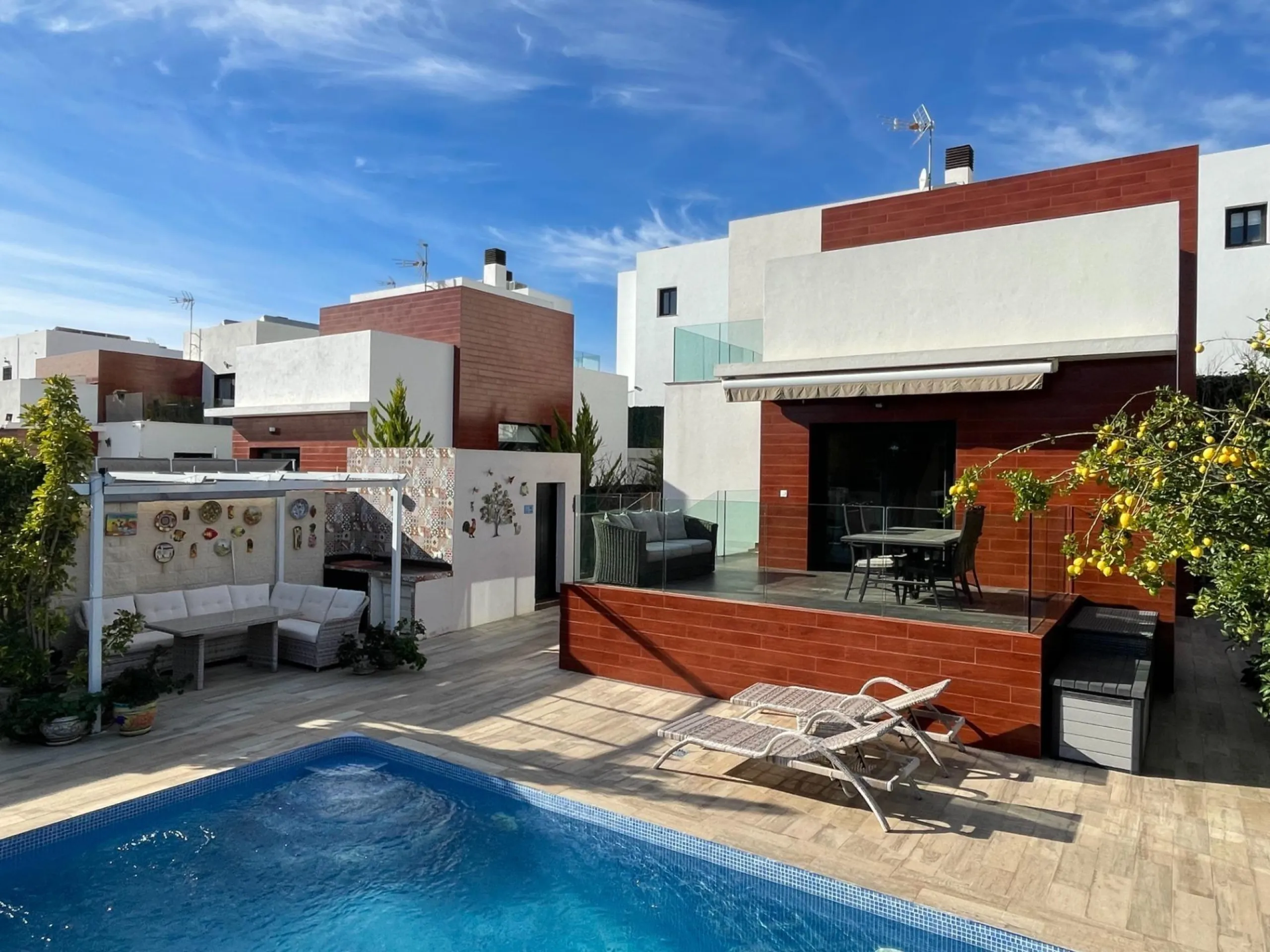 🌿 Live Between Sea and Mountains: Private Villa in a Natural Setting at the Foot of Mount Ponoig, Polop ⛰️🌊