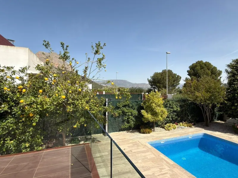 🌿 Live Between Sea and Mountains: Private Villa in a Natural Setting at the Foot of Mount Ponoig, Polop ⛰️🌊
