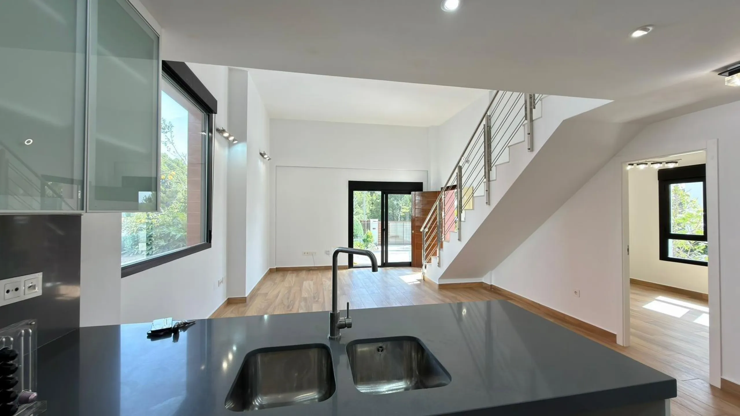 🌿 Live Between Sea and Mountains: Private Villa in a Natural Setting at the Foot of Mount Ponoig, Polop ⛰️🌊