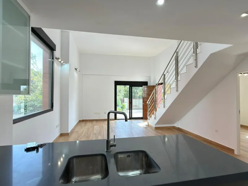 🌿 Live Between Sea and Mountains: Private Villa in a Natural Setting at the Foot of Mount Ponoig, Polop ⛰️🌊