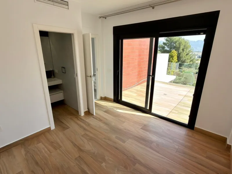🌿 Live Between Sea and Mountains: Private Villa in a Natural Setting at the Foot of Mount Ponoig, Polop ⛰️🌊
