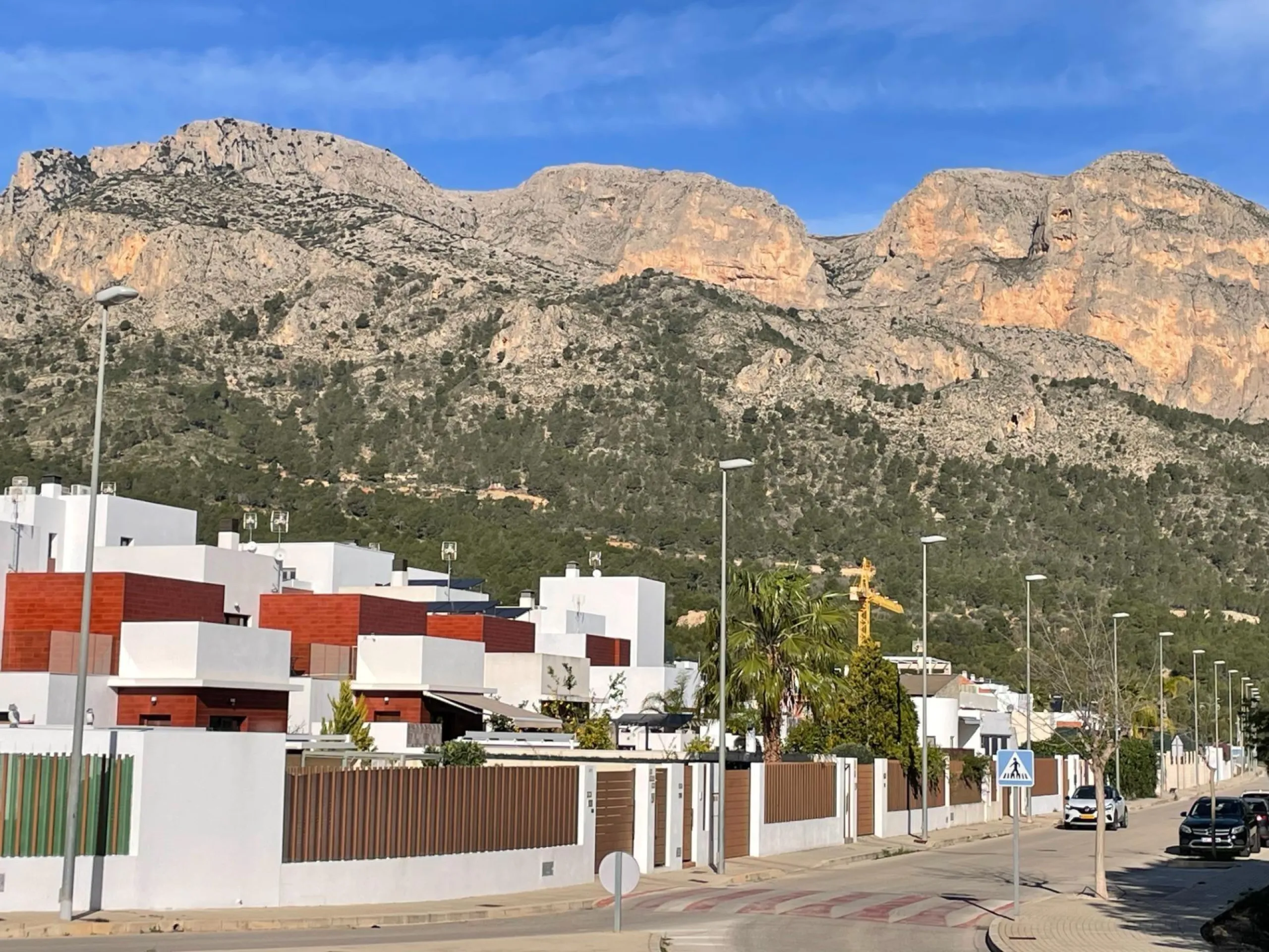 🌿 Live Between Sea and Mountains: Private Villa in a Natural Setting at the Foot of Mount Ponoig, Polop ⛰️🌊