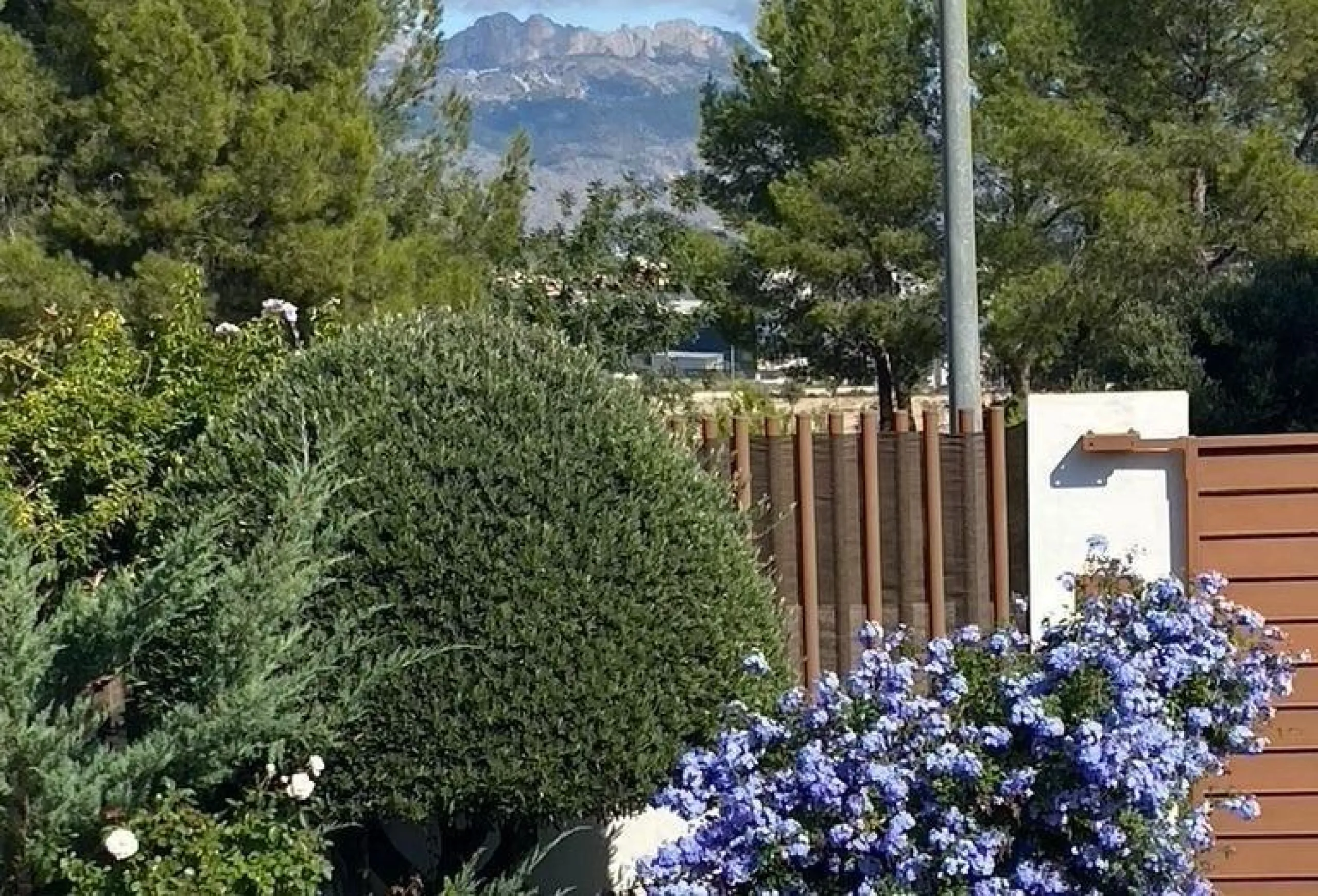 🌿 Live Between Sea and Mountains: Private Villa in a Natural Setting at the Foot of Mount Ponoig, Polop ⛰️🌊